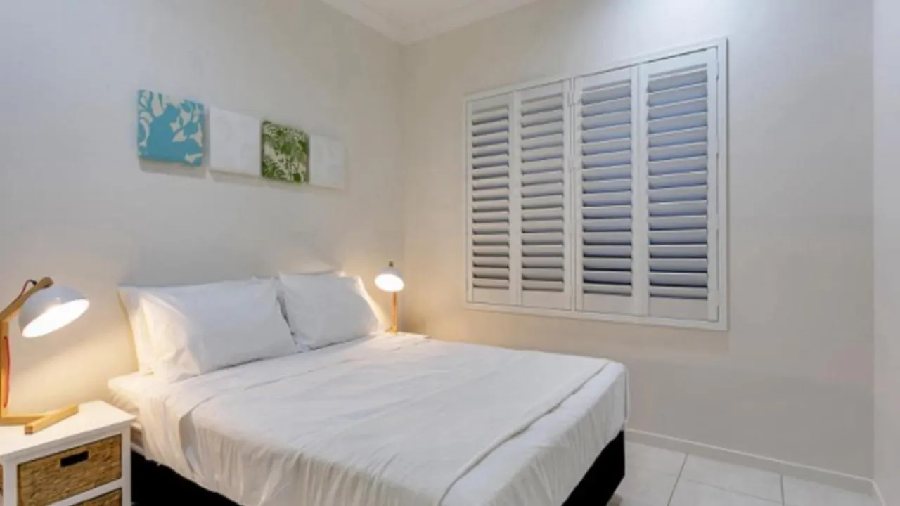 Castaways - Palm Cove Villa